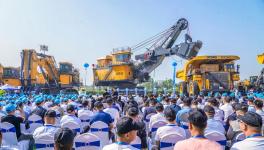 下線！交付！發車！徐工頂級“巨無霸”三箭齊發！